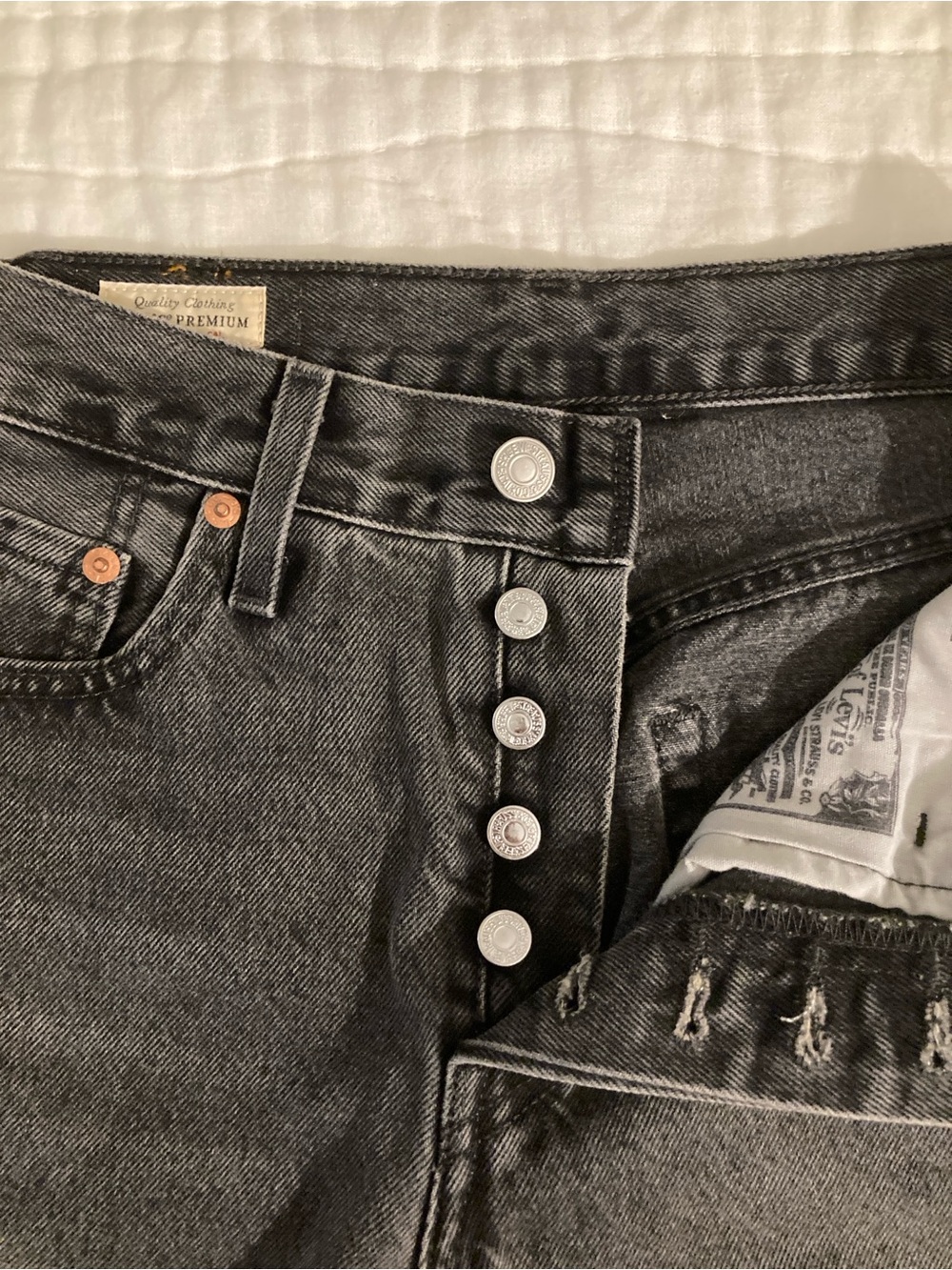 Levi’s 501 Original Jeans - Picture 7 of 8